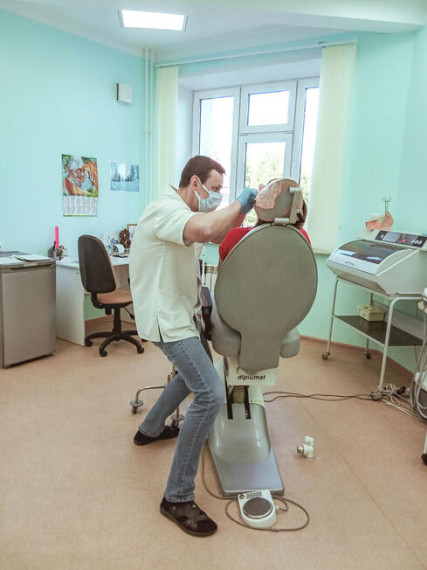Главный врач разъясняет. Главный врач разъясняет.