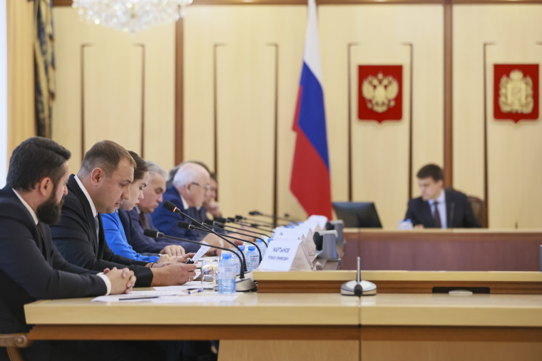 На заседании президиума Правительства Красноярского края обсудили реализацию нацпроекта «Малое и среднее предпринимательство». На заседании президиума Правительства Красноярского края обсудили реализацию нацпроекта «Малое и среднее предпринимательство».