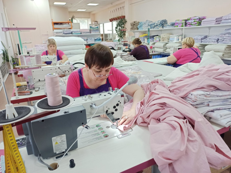 В Красноярском крае планируют выделить около 2 млрд рублей на поддержку малого и среднего бизнеса. В Красноярском крае планируют выделить около 2 млрд рублей на поддержку малого и среднего бизнеса.