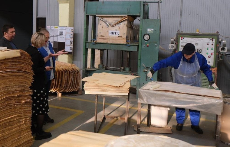 Красноярский производитель мебели сэкономил около миллиона рублей благодаря региональной программе по повышению производительности труда.